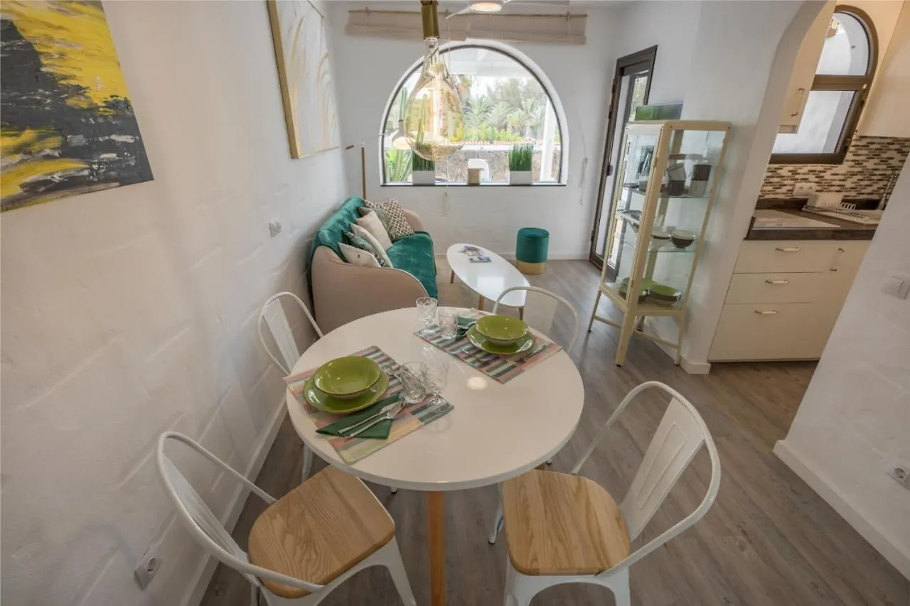 Appartement In Front Of The Pool, Large Terrace, Elegant & Confortable, Wi-Fi Costa Calma