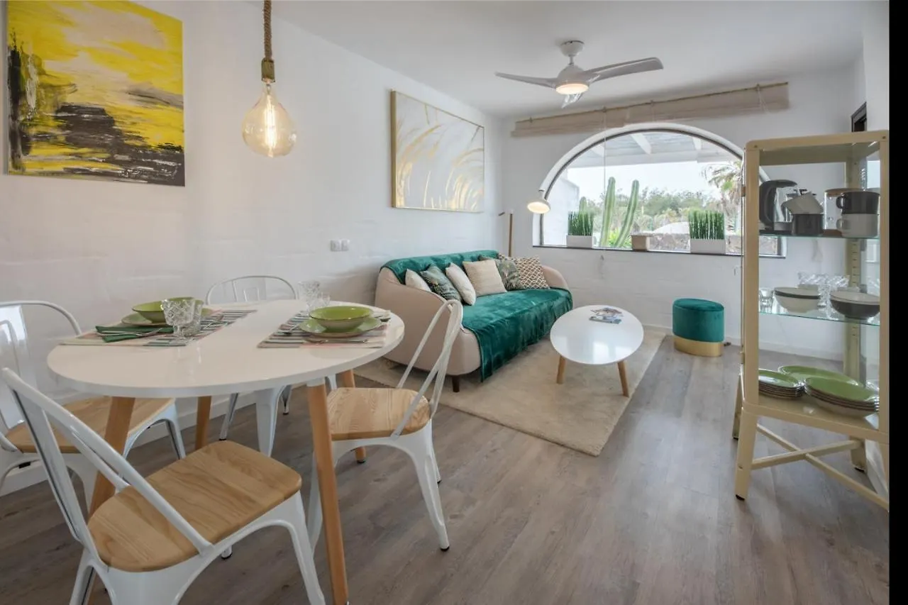 Appartement In Front Of The Pool, Large Terrace, Elegant & Confortable, Wi-Fi Costa Calma